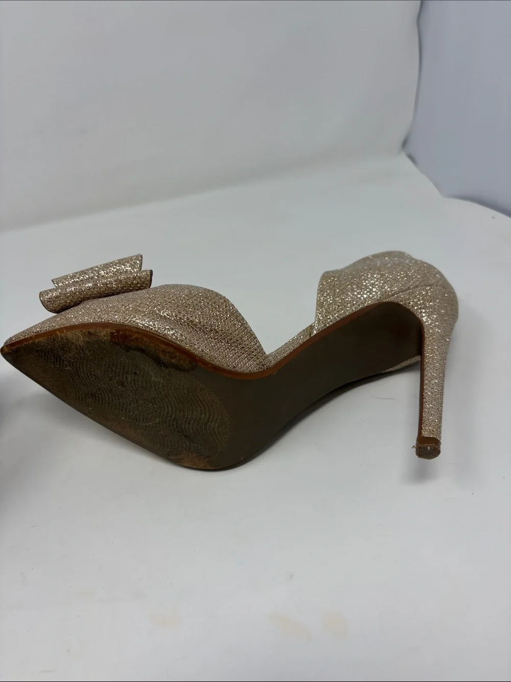 Betsey Johnson Champagne Glitter Bow Pointed-Toe Heeled Pumps Size 7